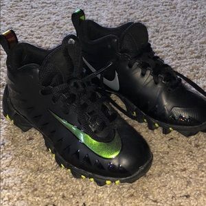 Boys Nike Cleats great for soccer/ football ⚽️🏈